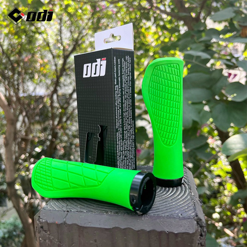 Poignées de vélo VTT ODI antic - Mtb Grip Lock On avis et prix